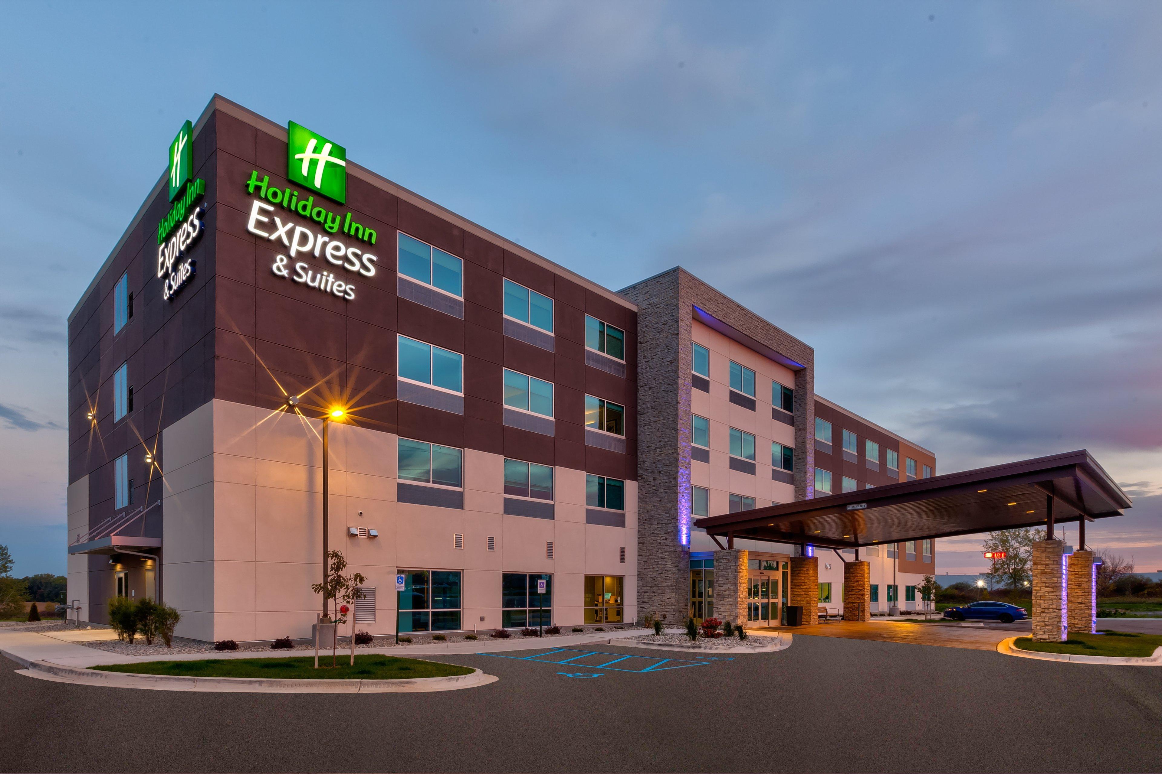 Holiday Inn Express & Suites - Cedar Springs - Grand Rapids N By Ihg Ngoại thất bức ảnh