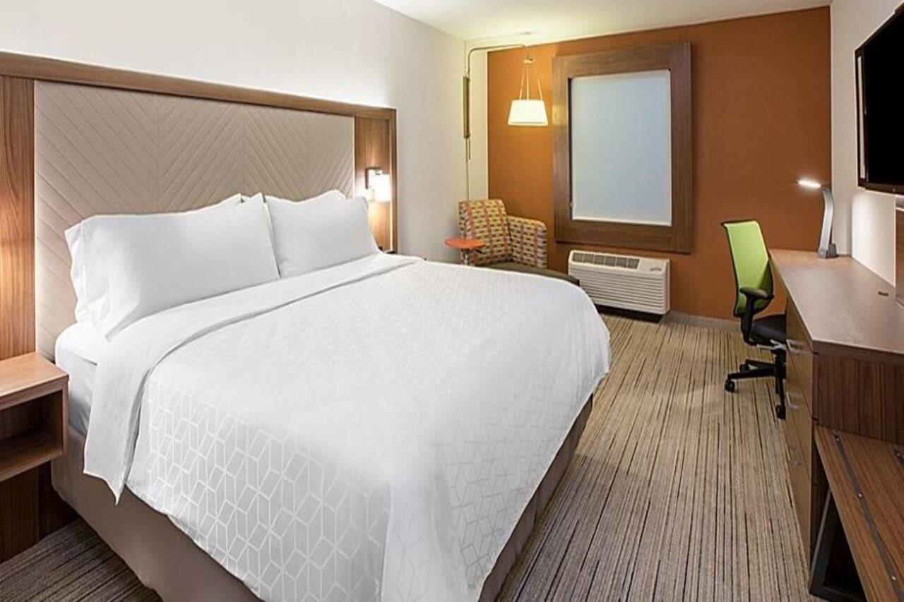 Holiday Inn Express & Suites - Cedar Springs - Grand Rapids N By Ihg Ngoại thất bức ảnh